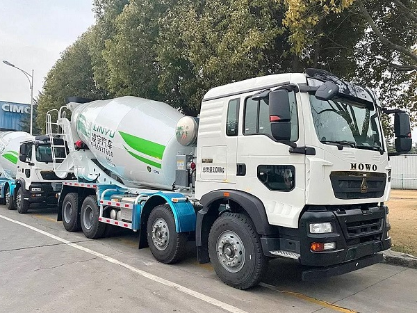 新年奮戰(zhàn)開門紅！凌宇攪拌車“火力全開”奔向天府之國