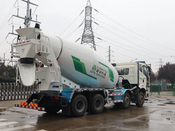 速來圍觀！解放＆凌宇攪拌車橫空出世