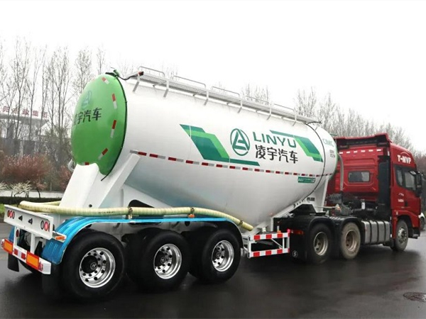 選粉罐車認(rèn)準(zhǔn)“小白罐”，理由超簡(jiǎn)單